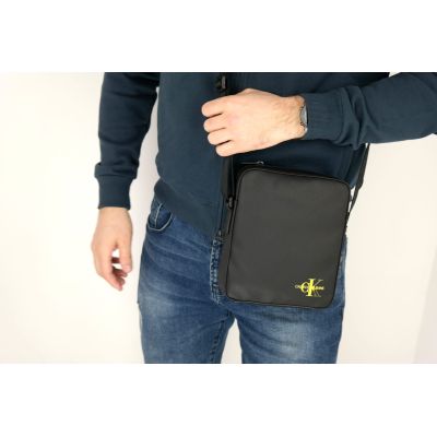 CALVIN KLEIN JEANS Torba męska czarna mała na ramie T27 | Sklep GriShop.eu | Galanteria i dodatki