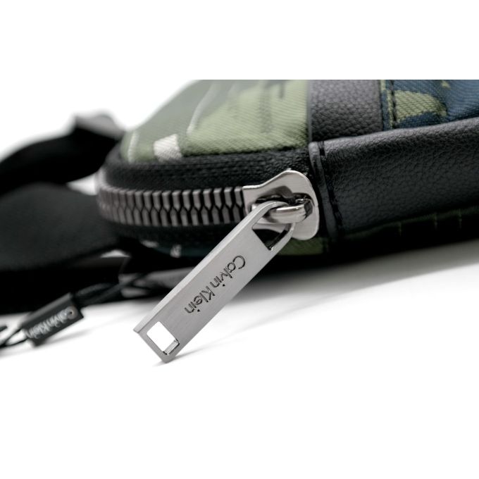 CALVIN KLEIN Torba męska zielona średnia na ramie T40 | Sklep GriShop.eu | Galanteria i dodatki